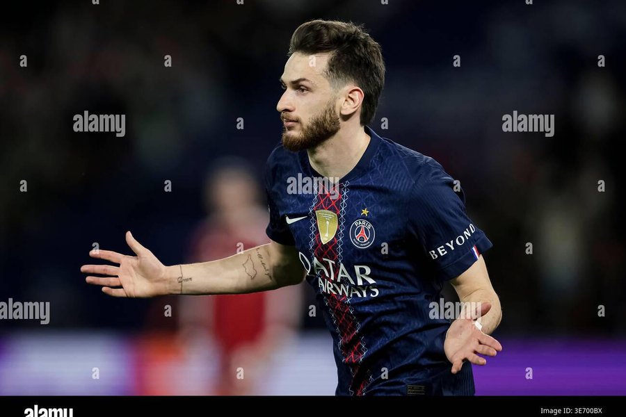 Kvaratskhelia en acción con el PSG durante la temporada 2025/26